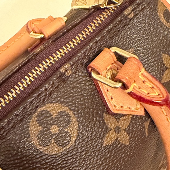 Louis Vuitton Nano Speedy - Picture 3 of 14